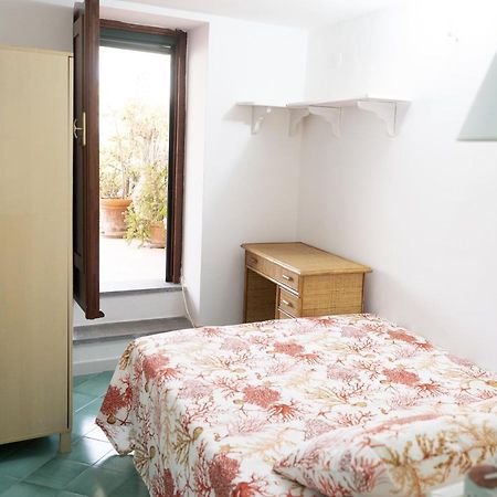 Apartamento Nel Punto Piu Alto Dell' Isola, Terrazza Con Vista Mozzafiato Procida Exterior foto